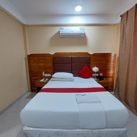 Dolphin Hotel Танга Экстерьер фото