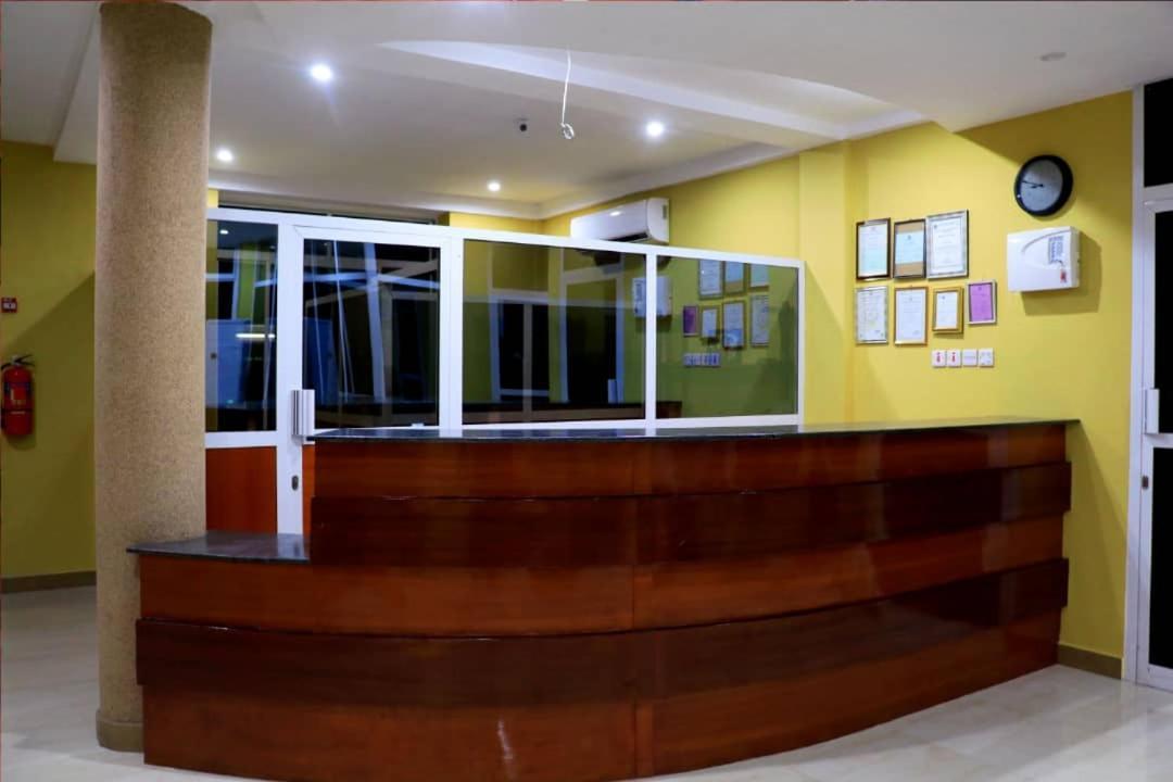 Dolphin Hotel Танга Экстерьер фото