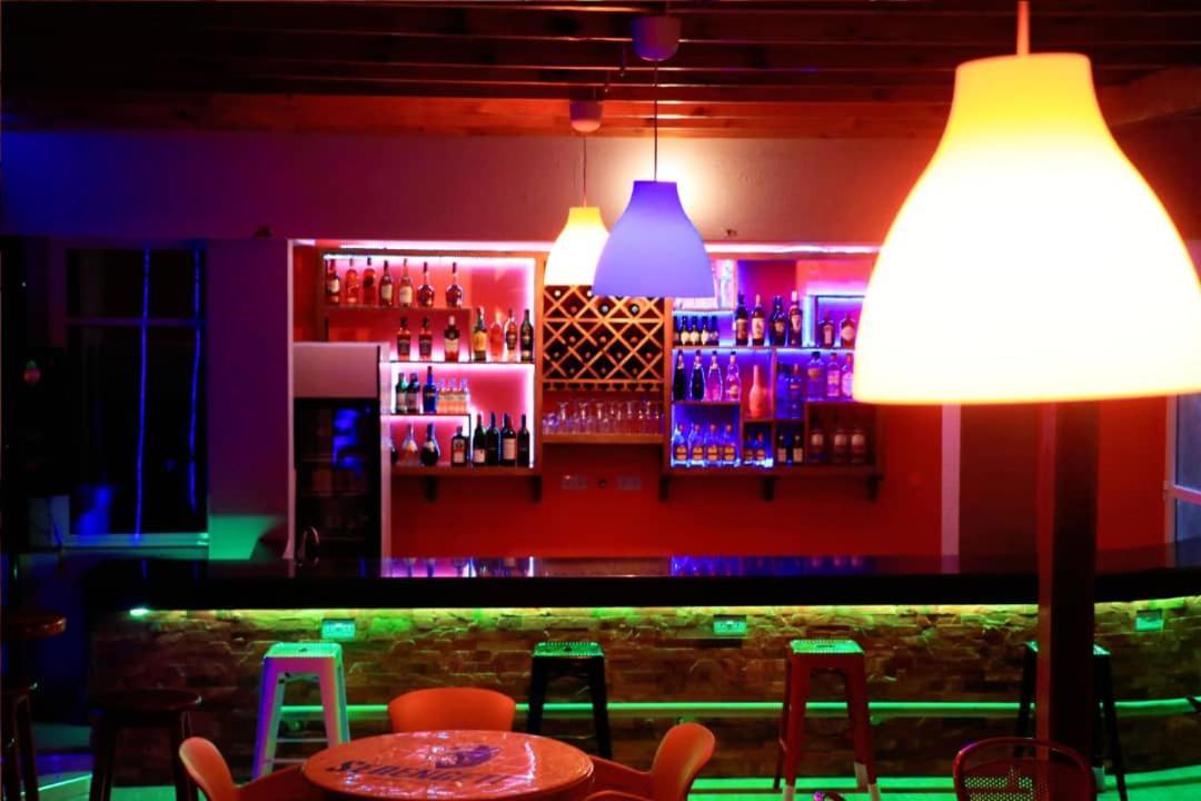 Dolphin Hotel Танга Экстерьер фото