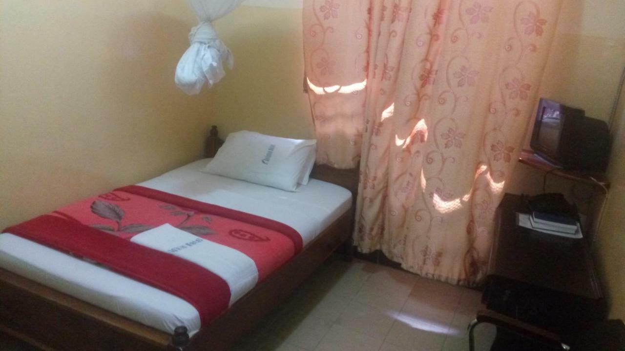 Dolphin Hotel Танга Экстерьер фото